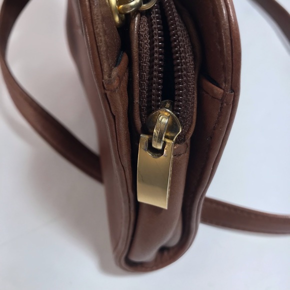 Vintage Liz Claiborne Accessories Tan Leather Crossbody Bag - Picture 9 of 12